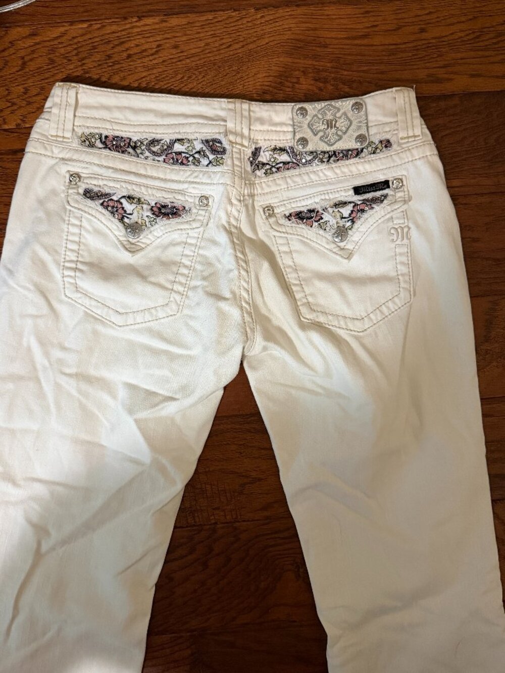 Miss Miss Me off-white cream floral inlay rhinestone jeans size: 31